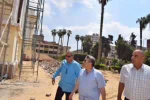 رئيس جامعة بنها يتفقد أعمال ترميم مبني إدارة الجامعة