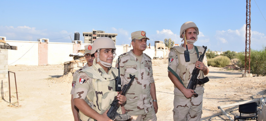 الاهرام الدولى II وزير الدفاع يتفقد قوات تأمين شمال سيناء
