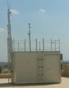 جامعة القاهرة تشارك وزارة البيئة في إنشاء أول محطة رصد لحظية لرصد ملوثات الهواء بكفرالشيخ