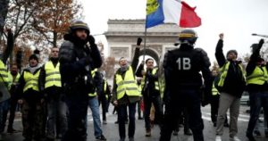 تراجع كبير فى أعداد المشاركين باحتجاجات السترات الصفراء فى فرنسا