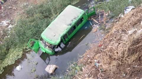 مصرع طالبين واصابة 3 فى سقوط ميكروباص برشاح قرية نامول بطوخ