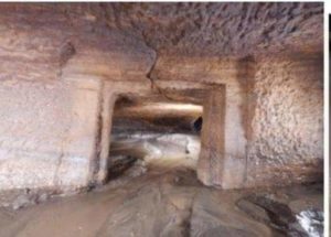 الآثار تعلن اكتشاف مقبرة ترجع لعصر الأسرة الـ18 فى كوم أمبو
