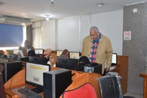 رئيس جامعة مدينة السادات يتفقد الإختبارات الإلكترونية للفرقة الخامسة بكلية الطب البيطرى