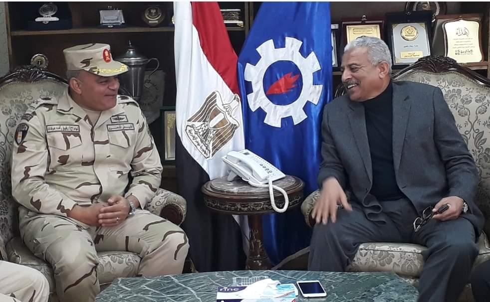 قائد الجيش الثالث يهنئ محافظ السويس بمناسبة العام الميلادى الجديد