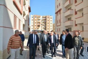 محافظ بورسعيد ونائب وزير الاسكان ورئيس صندوق تطوير العشوائيات يتفقدان مشروع ٢٨٨٠ وحدة سكنية 