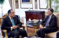 رئيس الوزراء يلتقي سفير بريطانيا بالقاهرة لتعزيز مجالات التعاون بين البلدين