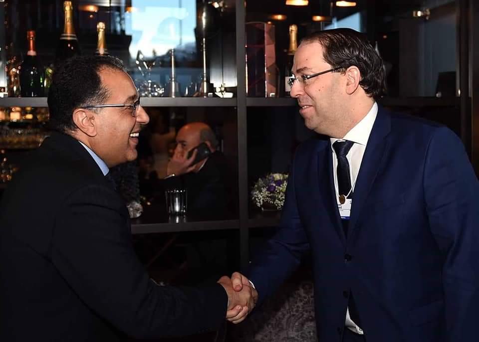 رئيس الوزراء يلتقى نظيره التونسى فى منتدى دافوس الاقتصادى لبحث مجالات التعاون المشترك