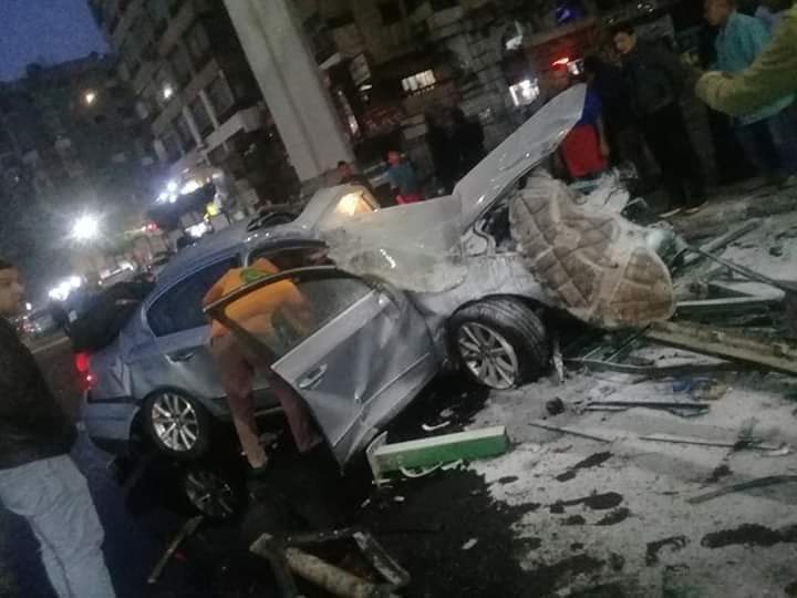 سقوط سيارة من اعلي كوبري أكتوبر والحادث يسفر عن وفاة ظابط وشخص برفقته