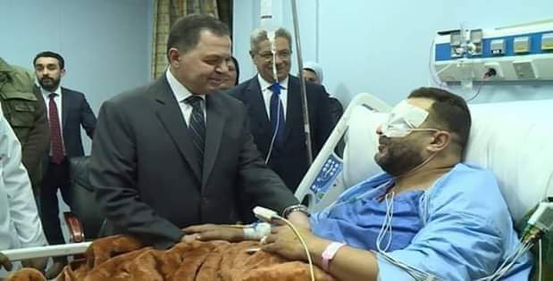وزير الداخلية يزور مصابى حادث الدرب الأحمر الإرهابى بمستشفى الشرطة
