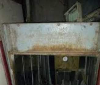 مصعد يفصل رأس فرد أمن بمستشفى بالإسكندرية