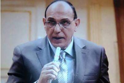 نائب مركز بنها ينعى ضحايا حادث قطار محطة مصر