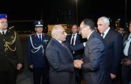 مدبولي يودّع رئيس الوزراء العراقي بمطار القاهرة