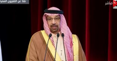 السعودية: لا تغيير لسياسة تجارة النفط بالدولار