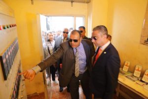 محافظ بورسعيد يتفقد سير العمل في انشاء مكتب التوثيق المطور فرع المناخ