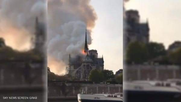 حريق هائل في كاتدرائية نوتردام التاريخية في باريس