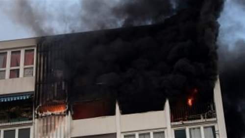 السيطرة على حريق شب في كابلات الكهرباء بالمبنى الرئيسي بمستشفى أسيوط الجامعي.