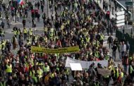 اشتباكات محدودة فى احتجاجات السترات الصفراء بفرنسا