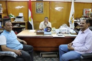 رئيس جامعة الوادي الجديد في زيارة تفقدية لقرية المنيرة بصحبة القيادات التنفيذية