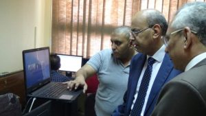 رئيس جامعة المنيا يتفقد الاختبار المعرفي الإلكتروني الموحد لطلاب الفرق النهائية للقطاع الطبي بـ 