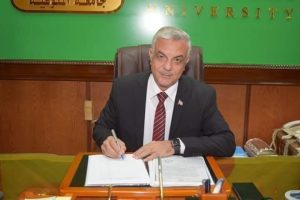 رئيس الجامعة يصدر قرارت بتعيين رؤساء أقسام جدد بطب المنوفيه