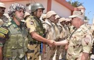 رئيس أركان حرب القوات المسلحة يتفقد قوات تأمين شمال سيناء ويشيد بالروح القتالية للقوات المسلحة