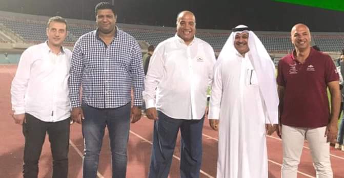 رئيس نادي النصر الكويتي يرحب ببعثة الاتحاد قبل المران علي ملعبه