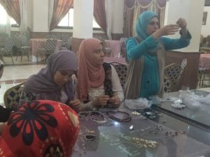 ورش فنية لتدريب سيدات كفر الشيخ على المشغولات اليدوية وتصميم الاكسسورات