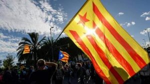 التوتر في إقليم كتالونيا وصل لتهديد الصحافيين