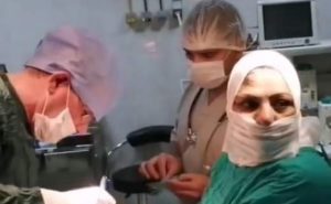 وكيل وزارة الصحة بالقليوبية يشارك فى أجراء ٣٠ عملية جراحية بمستشفى شبين القناطر