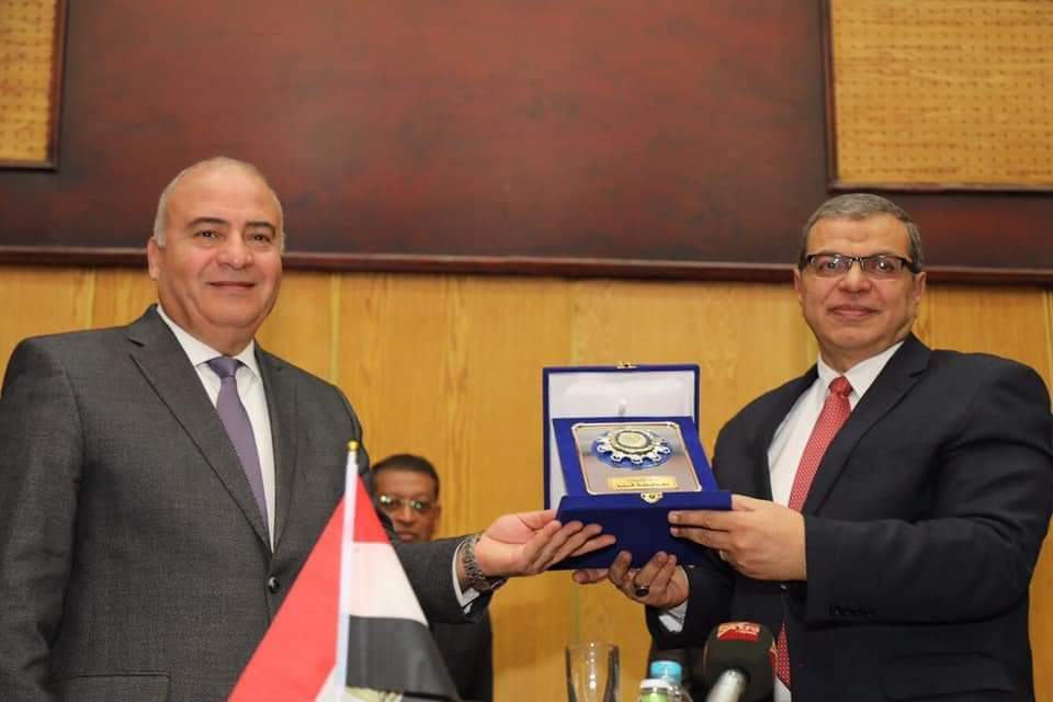 وزير القوى العاملة ومحافظ قنا يفتتحان ملتقى السلامة والصحة المهنية بشركة مصر للألومنيوم