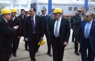 رئيس الوزراء يزور مصنع مهمات السكك الحديدية 