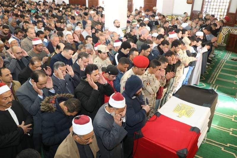 : محافـظ المنوفية يتقدم الجنازة العسكرية للشهيد أحمد صلاح ويأمر بإطلاق اسمه علي مدرسة كفر رماح الإعدادية بمنزل