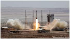 إيران تختبر بنجاح صاروخاً لحمل الأقمار الصناعية الى المدار