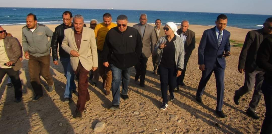 عمرو حنفي يوافق على توزيع اراضى الشباب 2008 برأس غارب