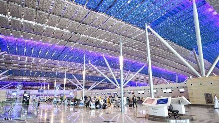مطار الملك عبد العزيز في جدة تعلق الرحلات الجوية