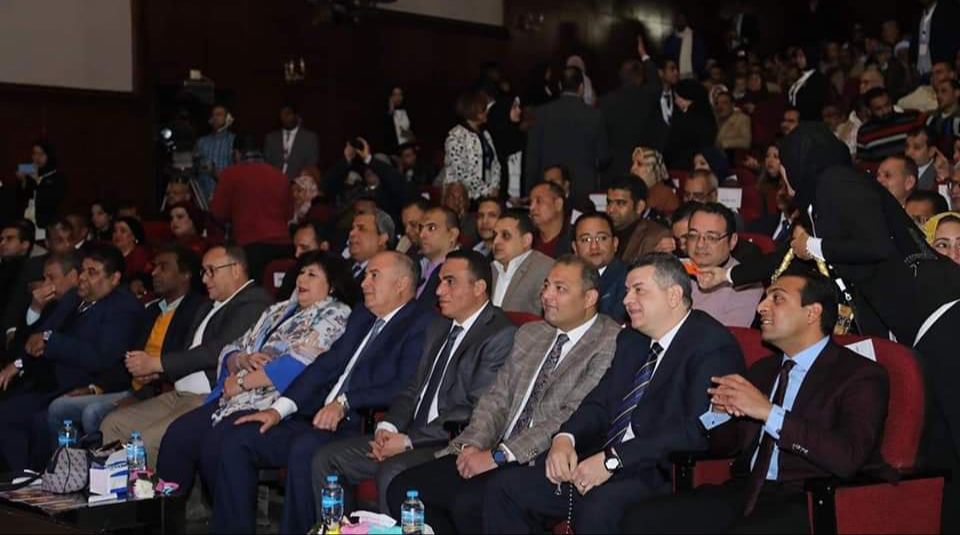 وزير الثقافة ومحافظ قنا يشهدان فعاليات اليوم الثالث لمهرجان دندرة