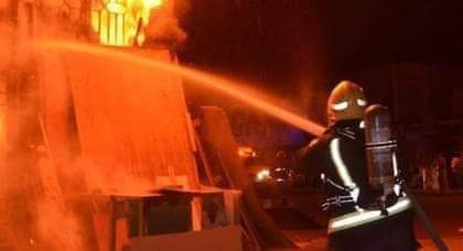 الحماية المدنية تسيطر على حريق نشب بمخزن في نجع حمادي بقنا