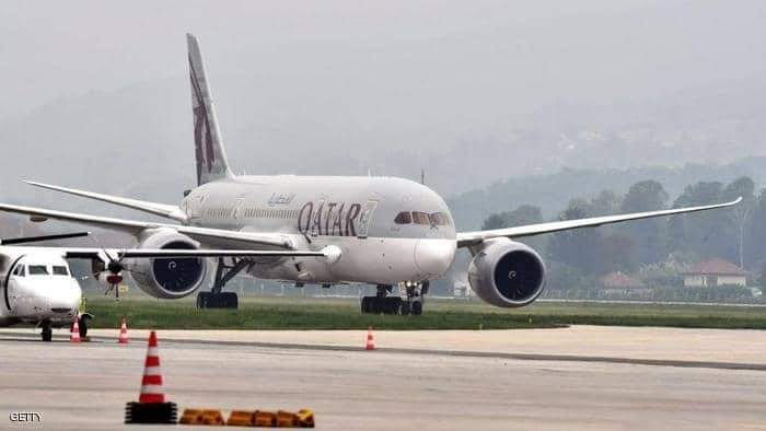 طائرة تابعة للخطوط القطرية بعد نقل ركاب مصابين.. اليونان توقف الرحلات الجوية مع قطر