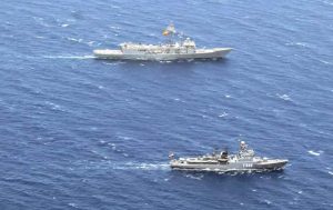 القوات البحرية المصرية والإسبانية تنفذان تدريبات بحريا عابرا بنطاق الاسطول الجنوبي بالبحر الاحمر