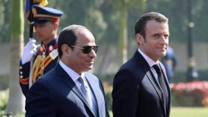 السيسي وماكرون في لقاء سابق وإشادة فرنسية بجهود مصر