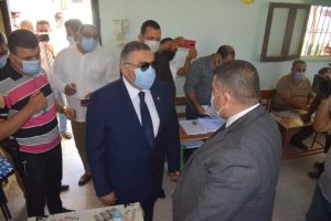 عمرو حنفى يتفقد عدد من اللجان الانتخابية بالغردقة