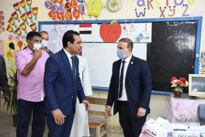 نائب محافظ قنا يتفقد مقرات اللجان الانتخابية بمدينة الوقف