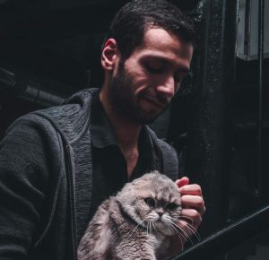 خالد السنعوسي يحصل على تقييم أفضل مربي حيوانات أليفة من المنظمة العالمية للقطط