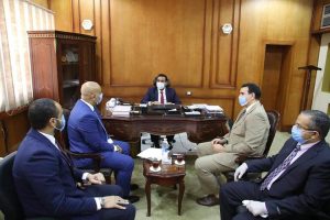 نائب محافظ قنا يستقبل وفد من مسئولي الشركة المصرية للاتصالات