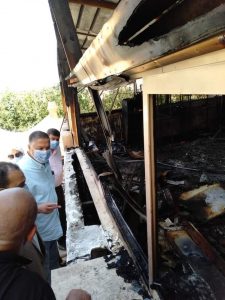 عاجل رئيس جامعة بنها يتفقد موقع حريق كافتيريا كلية التربية