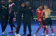 فرحة للاعبي الأهلي بالتتويج لفوزة على الزمالك