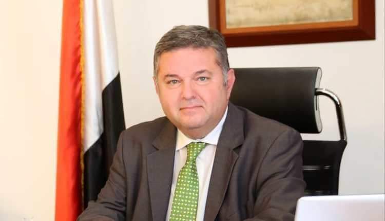 وزير قطاع الأعمال: خفض أسعار الكهرباء 30 قرشا يرفع القدرة التنافسية لـ«مصر للألمونيوم»
