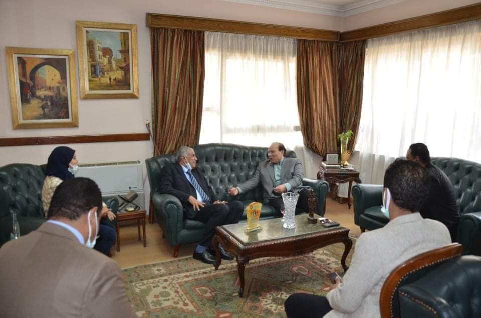 المستشار الثقافى لسفارة اليمن يزور أكاديمية طيبة بالمعادى ويلتقى الدكتور صديق عفيفي