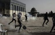 مواجهات جديدة بين الشرطة الإسرائيلية وفلسطينيين فى باحة الأقصى.