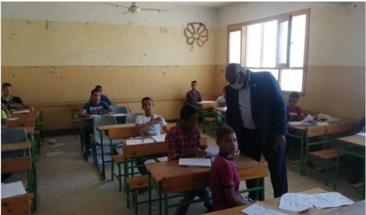 الامتحانات في لجان أبو حزام بنجع حمادي تجري في هدوء.